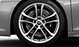 Aluminium-Gussräder im 5-V-Speichen-Design, Größe 8,5 J × 19 vorn, 11 J × 19 hinten, mit Reifen 245/35 R 19 vorn und 295/35 R 19 hinten