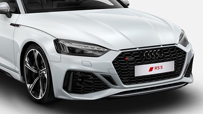 Audi Ringe und Schriftzüge in Schwarz glänzend