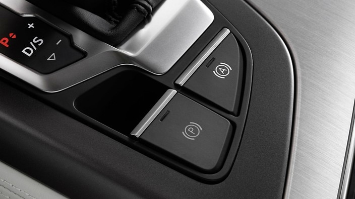 Towing package with 7-pin adaptor