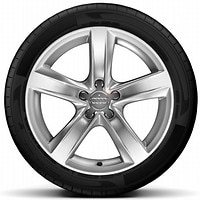18" 5-arm-dynamic design wheels with 245/40 all-season tires
