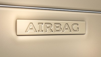 Side airbags in front and rear and curtain airbag system