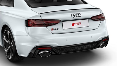 Logos Audi e inscripciones en negro brillante