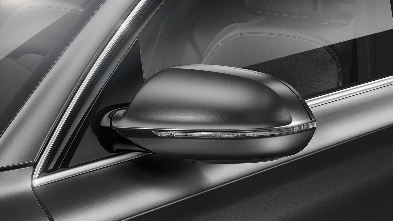 Door mirrors - with memory and auto dimming function. Electrically folding, adjustable and heated