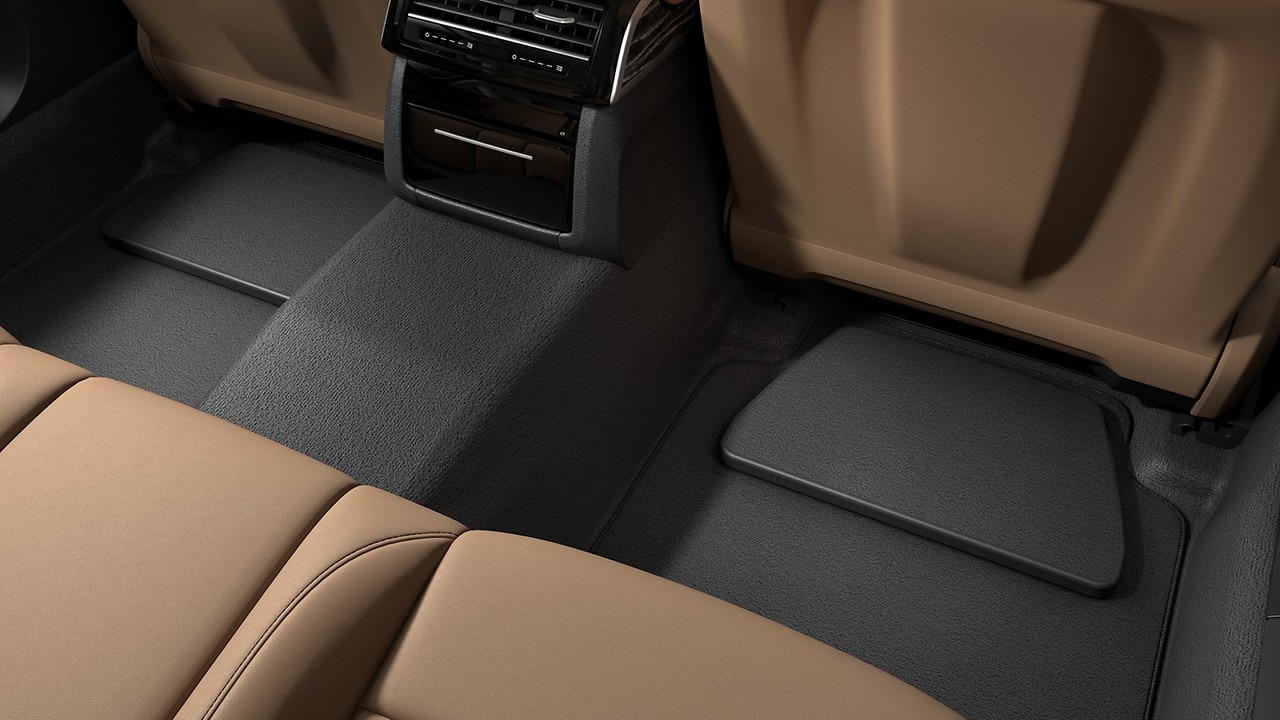 Apoios para os p&eacute;s atr&aacute;s