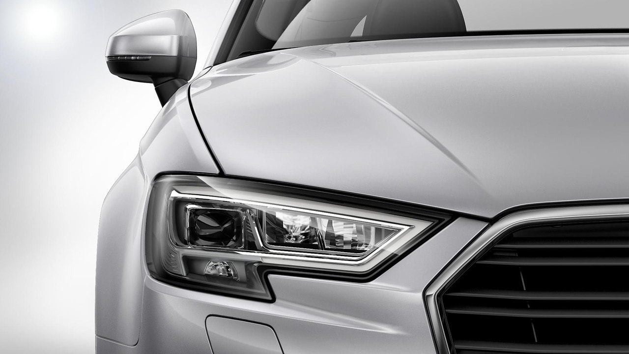 LED headlights with LED rear lights and dynamic rear indicators