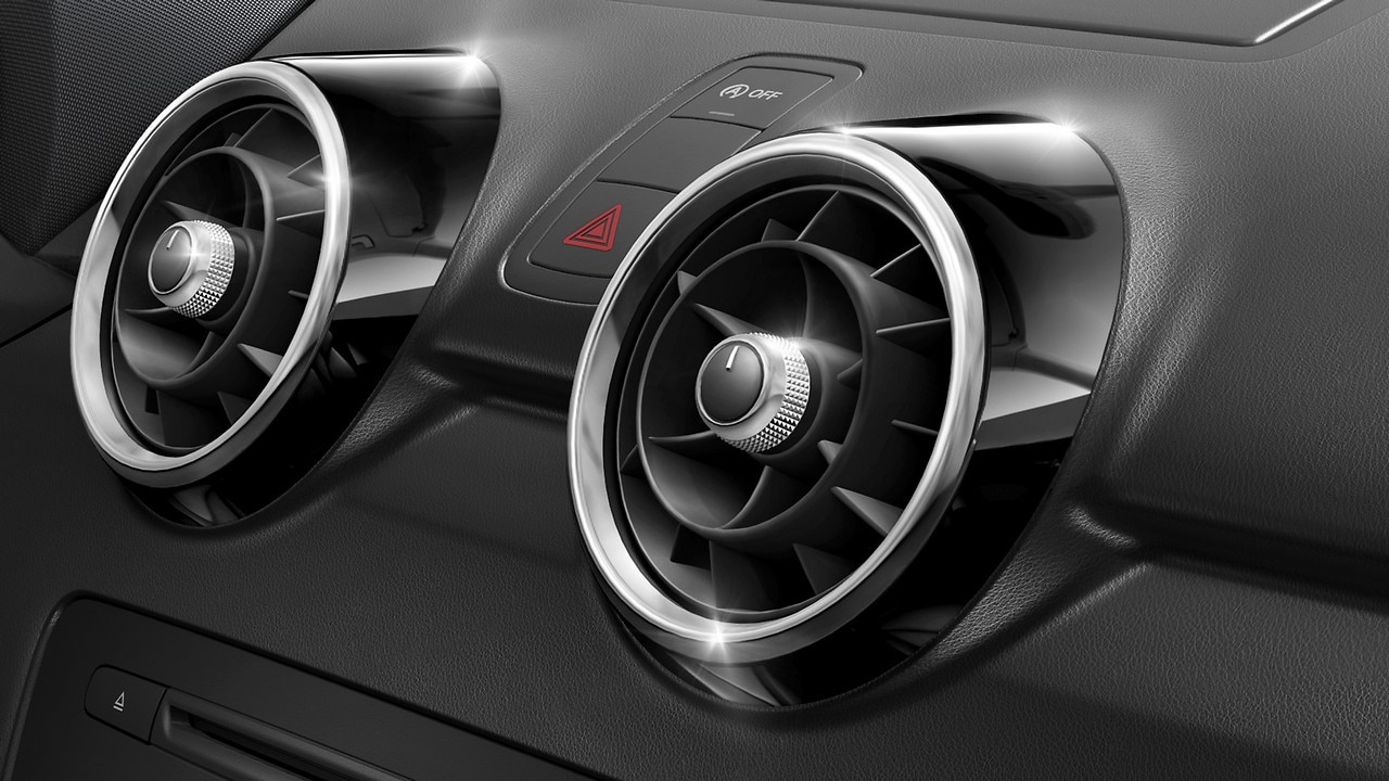 Air vent sleeves in High-gloss black