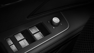Exterior mirrors, electrically adjustable, heated and folding, automatically dimming on both sides, with memory function