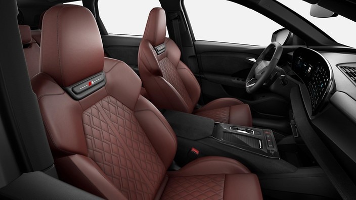 Fine Nappa leather seats in Arras Red