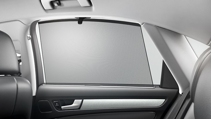Retractable sunshades for rear door windows