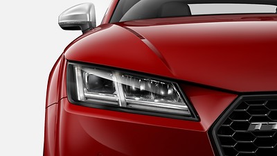 LED headlights and LED rear lights with dynamic rear indicators