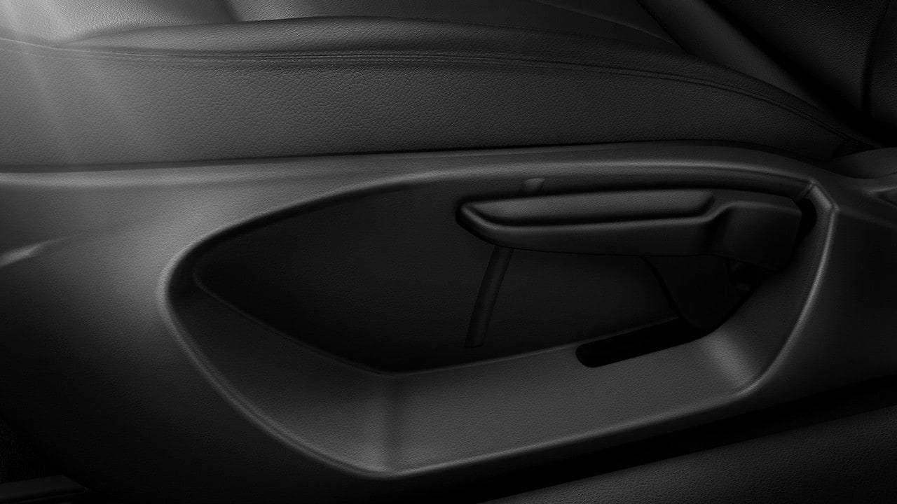 Manual seat adjustment