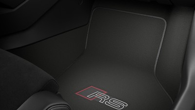 Floor mats in black with RS 3 logo and contrasting stitching in red