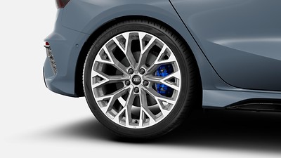 RS ceramic brakes with brake calipers in Blue