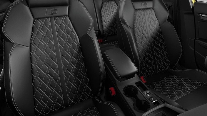 Fine Nappa leather interior with diamond stitch