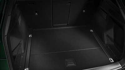 Removable luggage compartment floor