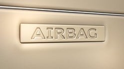 Driver and front passenger airbags incl. knee airbags