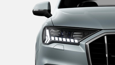 Reflektory HD Matrix LED ze światłami laserowymi Audi i tylnymi światłami LED, wraz z układem zmywania reflektorów. UWAGA! Wybór tego elementu powoduje wydłużenie terminu produkcji.