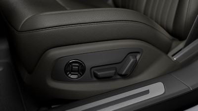 Power adjustable front seats with memory feature