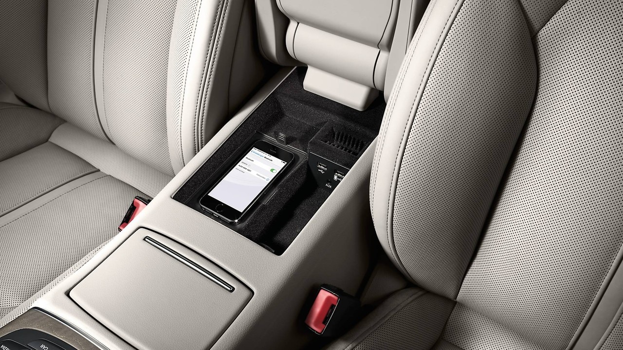 Audi Connect and Audi Phonebox with wireless charging