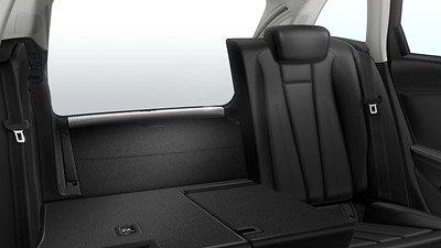 Split-folding rear seatback (40/20/40)