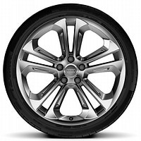 19” x 8.5J ‘5-double-spoke Off-road’ design alloy wheels with 255/40 R19 tyres