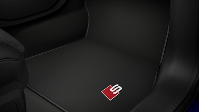 Floor mats with S logo