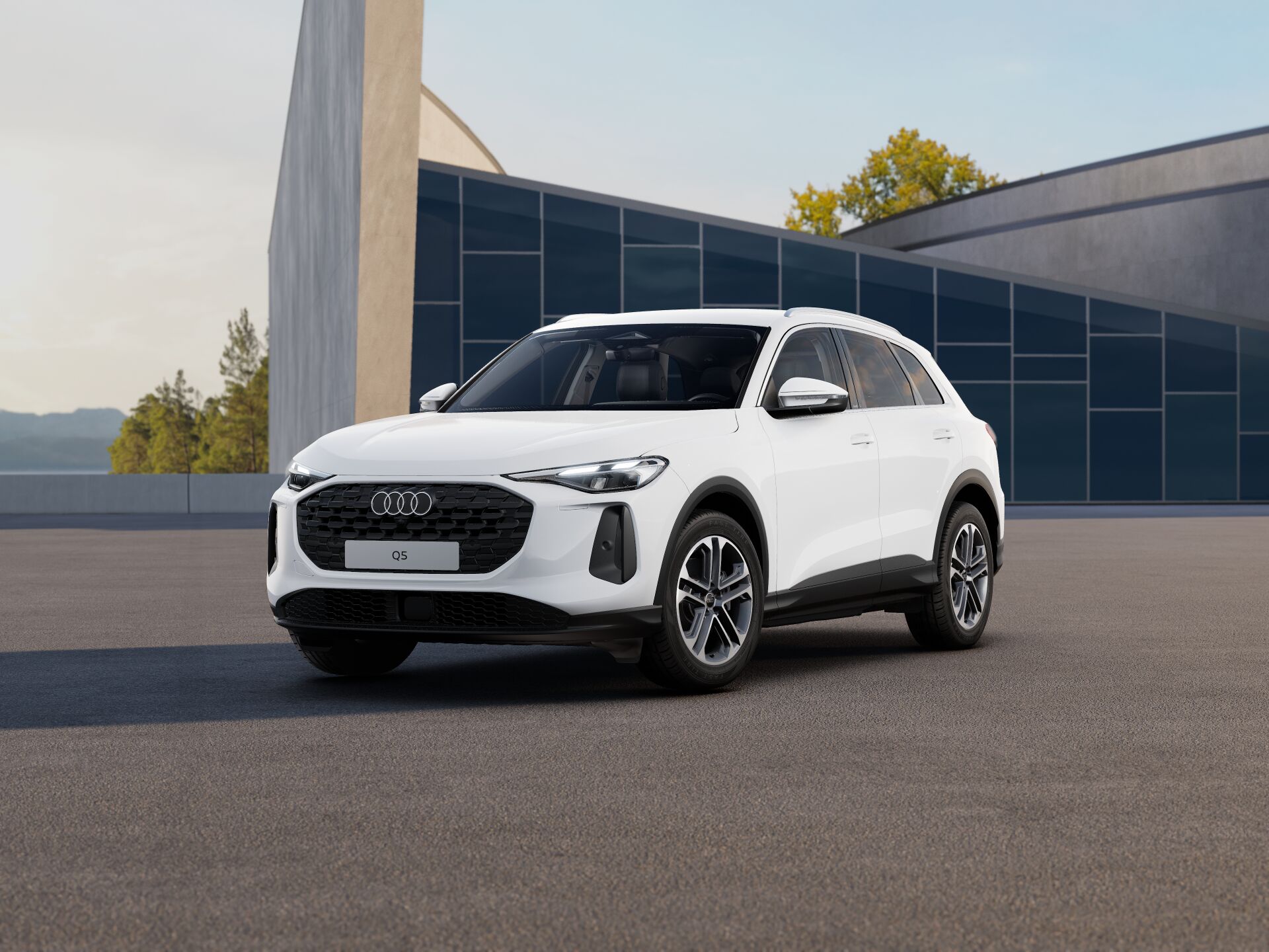 Q5 SUV 1