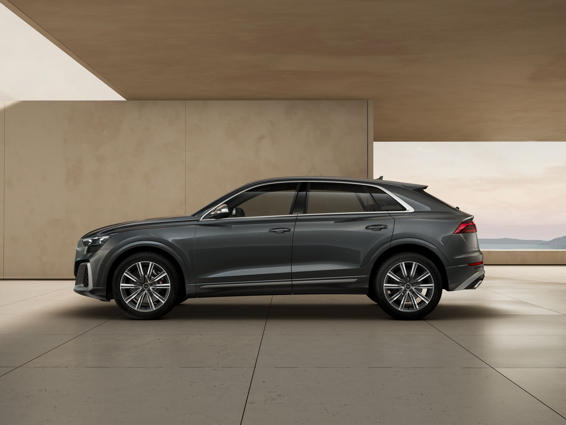SQ8 SUV 4