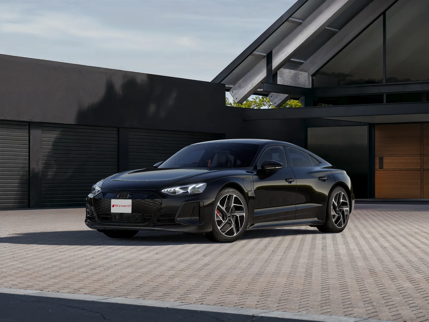 Audi RS e-tron GT RS e-tron GT kW フロント3/4ビュー