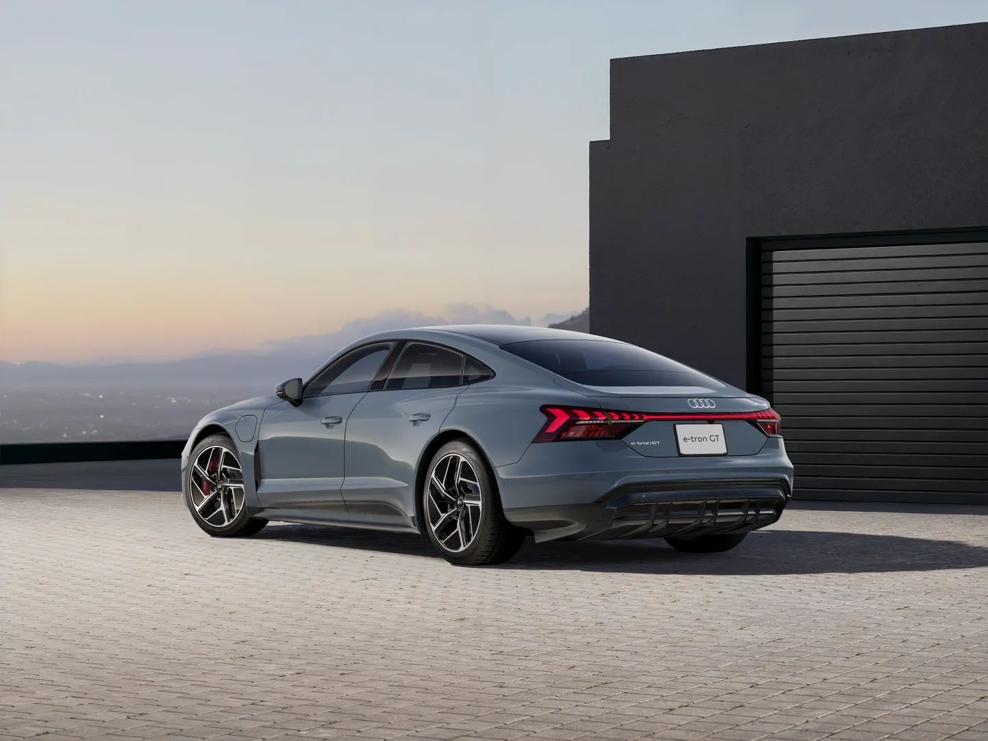 Audi e-tron GT e-tron GT quattro kW リア3/4ビュー