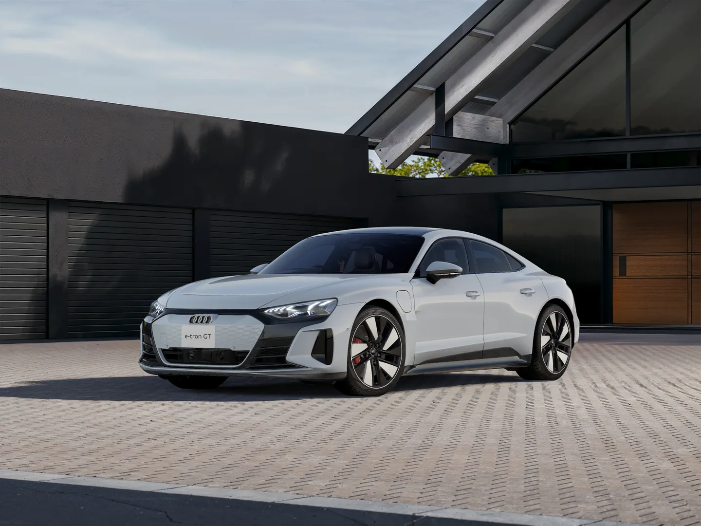 Audi e-tron GT e-tron GT quattro kW フロント3/4ビュー