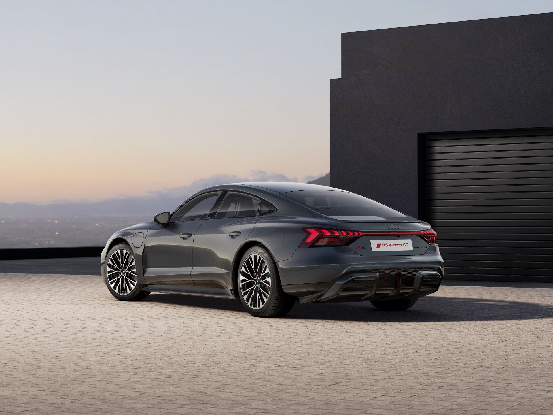 RS e-tron GT EXTERIOR-REAR-3-4