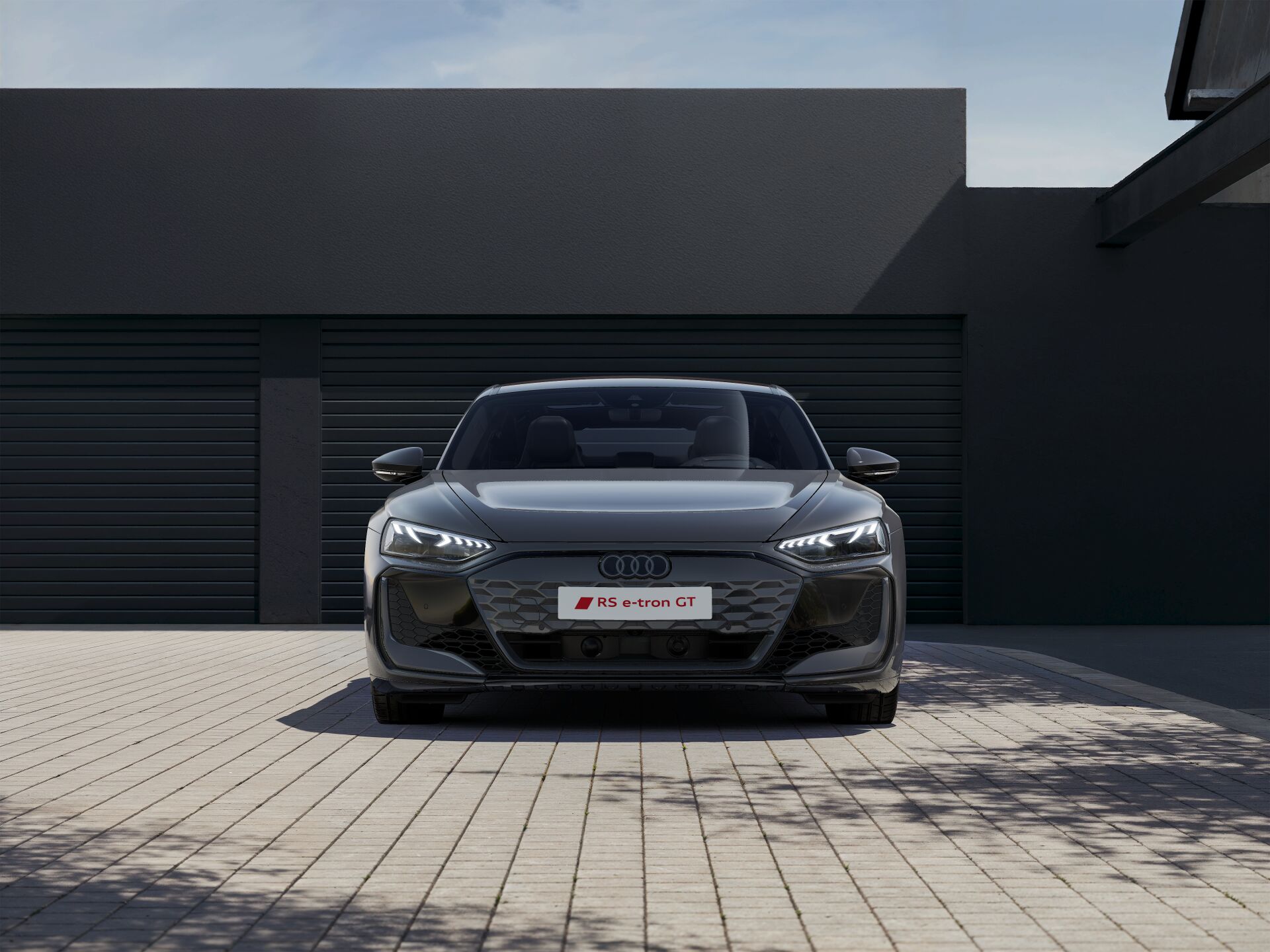 RS e-tron GT EXTERIOR-FRONT-FRONT