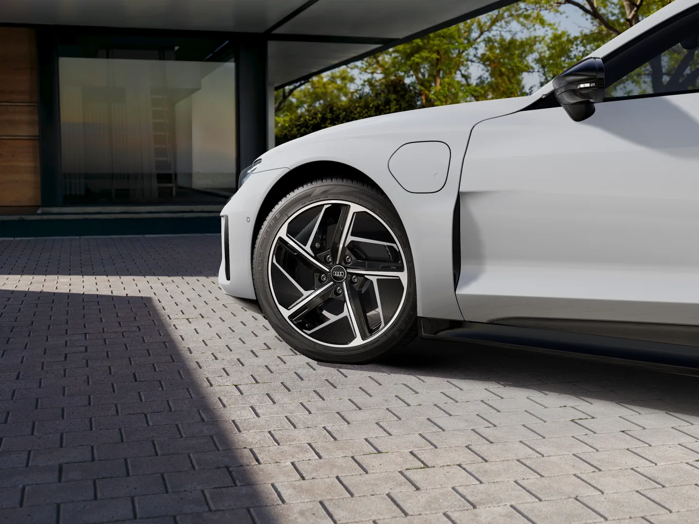 Image about Audi e-tron GT e-tron GT quattro 350,00 kW
