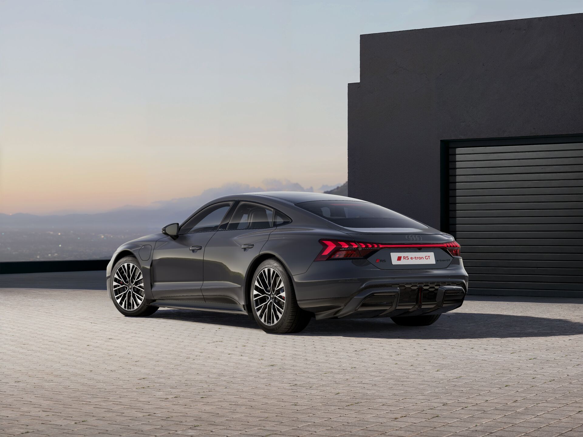 RS e-tron GT EXTERIOR-REAR-3-4