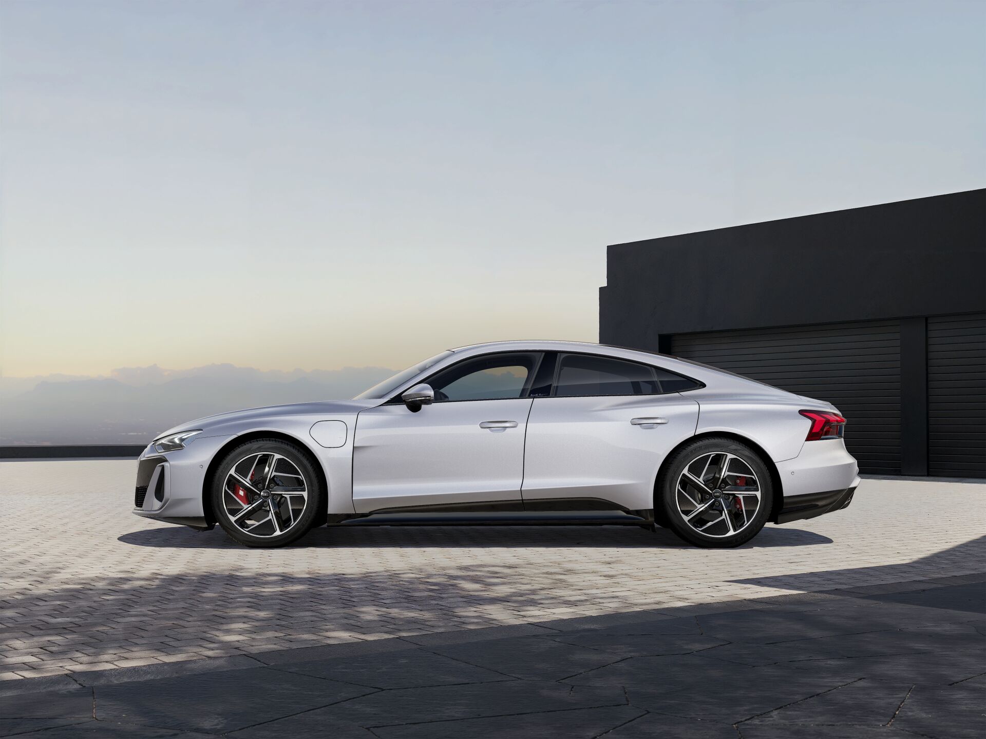 Nouvelle S e-tron GT EXTERIOR-PARALLEL-SIDE