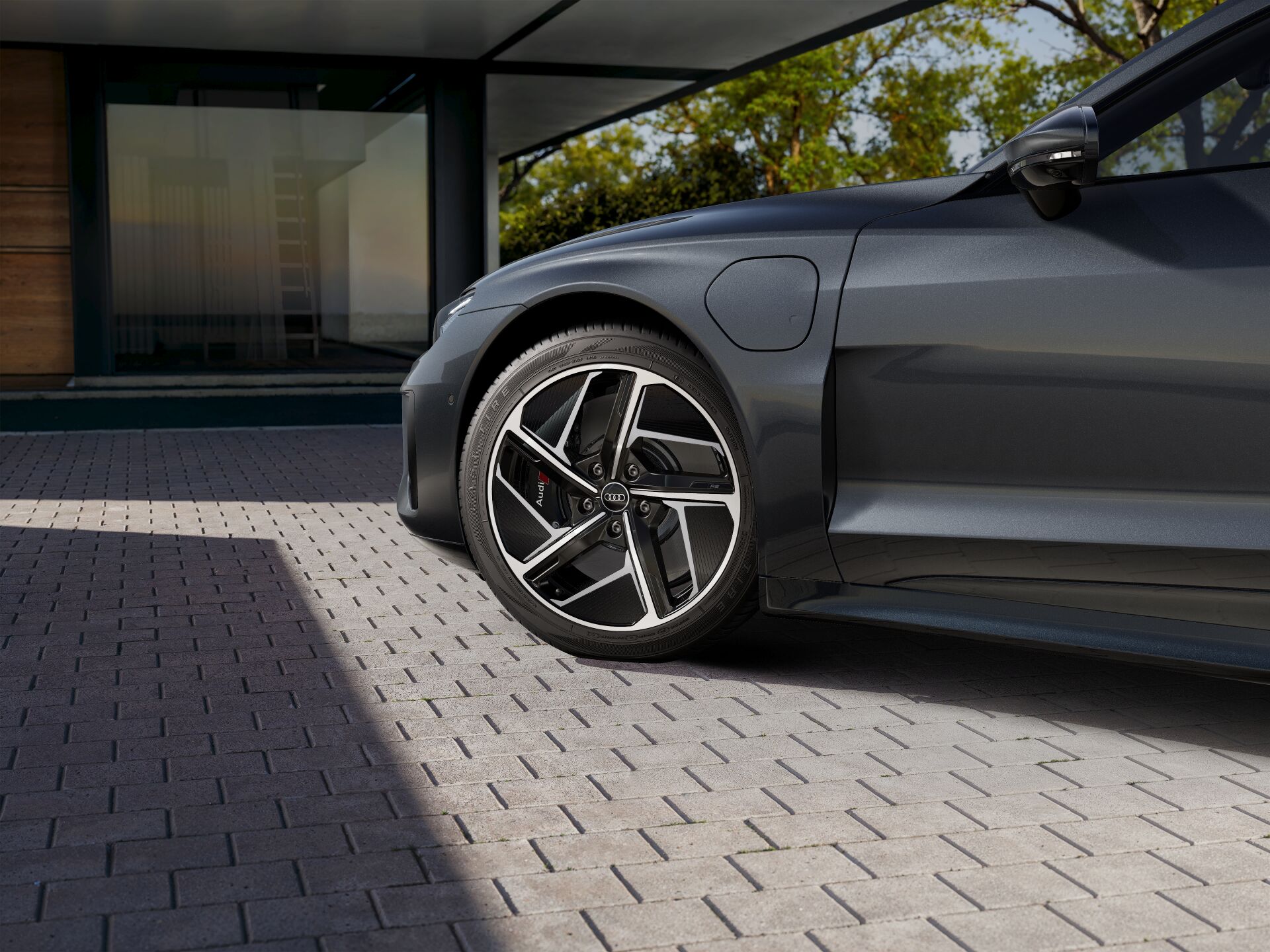 シミュレーション > Audi RS e-tron GT > e-tron GT > アウディ