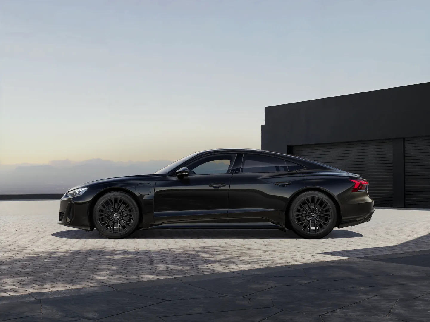 Zdjęcie&nbsp;Audi e-tron GT&nbsp;e-tron GT quattro 370,00 kW&nbsp;– Ujęcie: bok