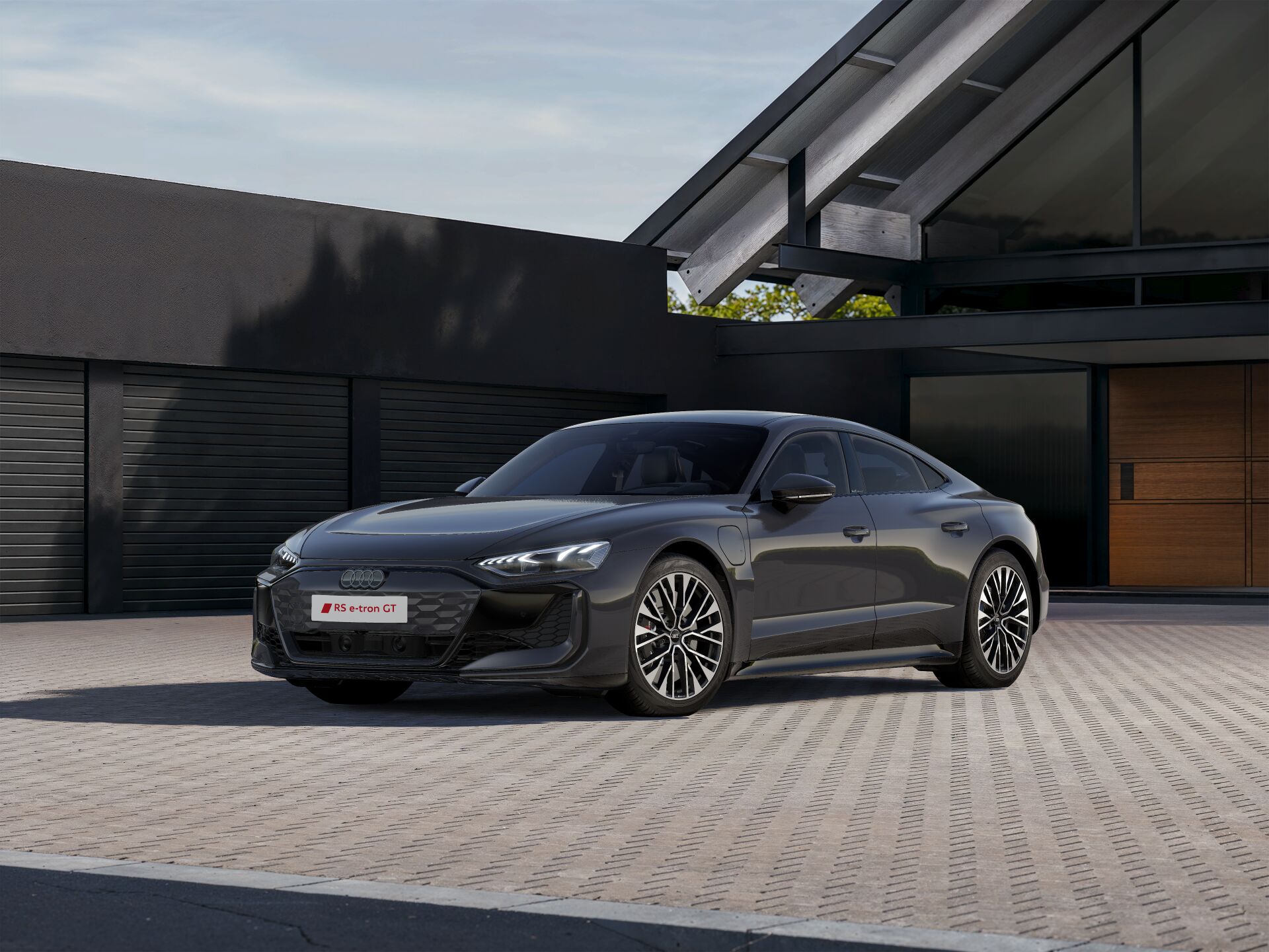 RS e-tron GT EXTERIOR-FRONT-3-4