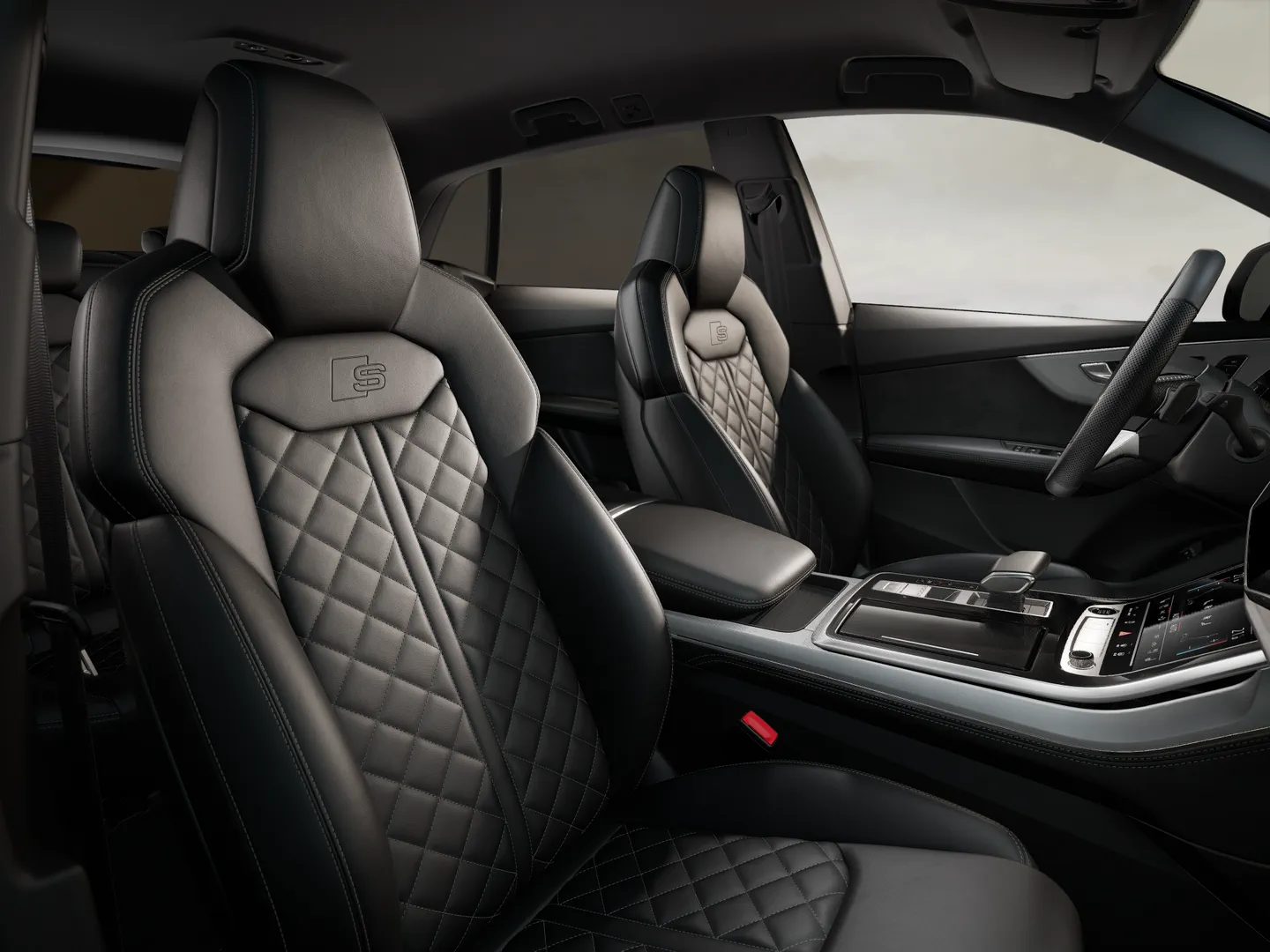 Zdjęcie&nbsp;Audi Q8 SUV TFSI e&nbsp;TFSI e quattro 290 kW tiptronic&nbsp;– Ujęcie: przednie fotele