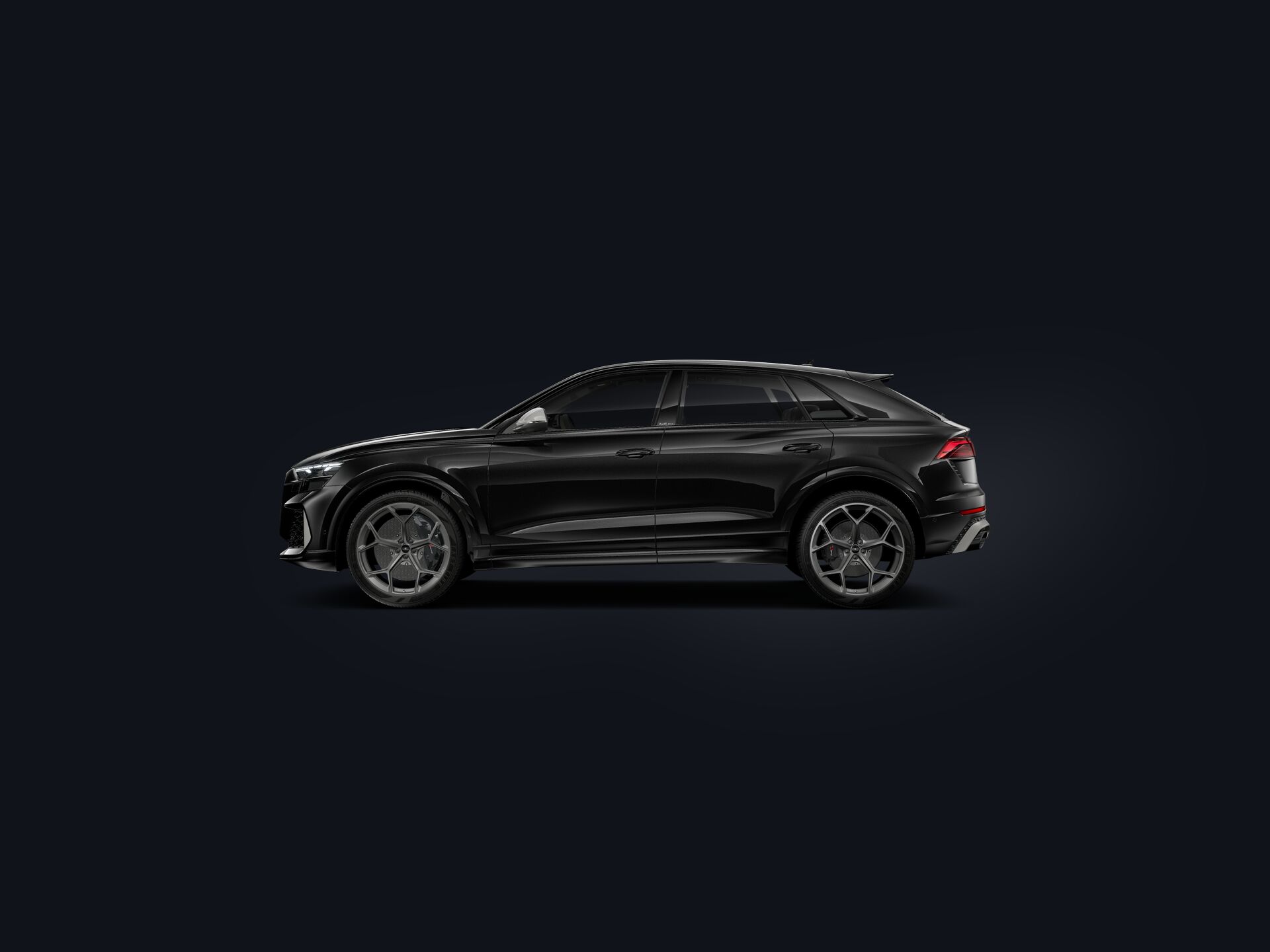 RS Q8 Performance side