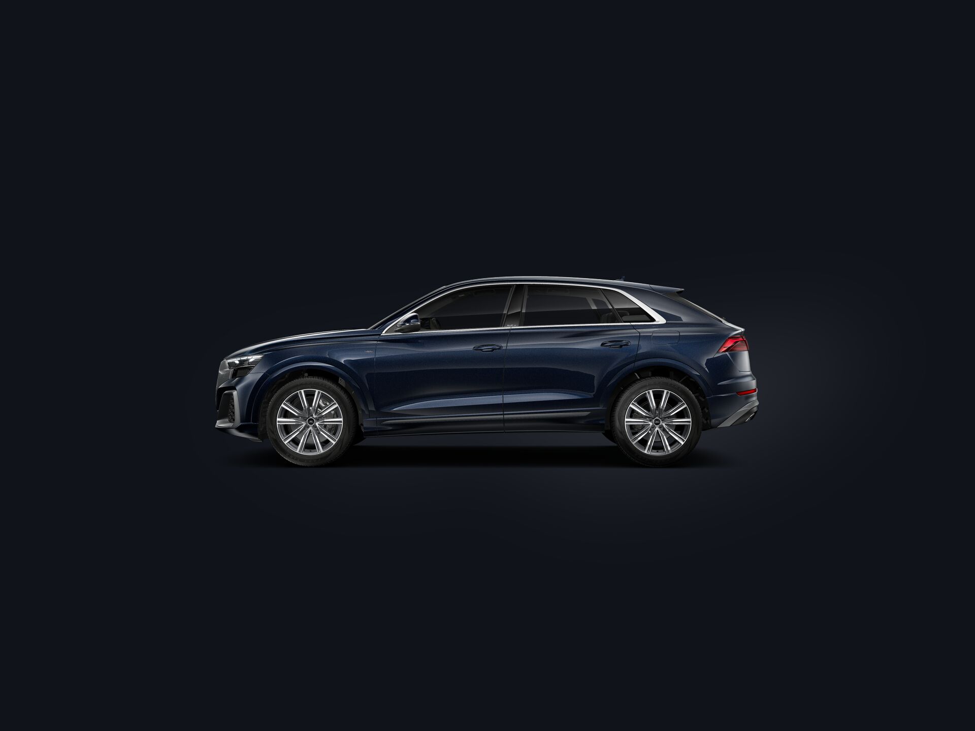 Q8 e-hybrid side