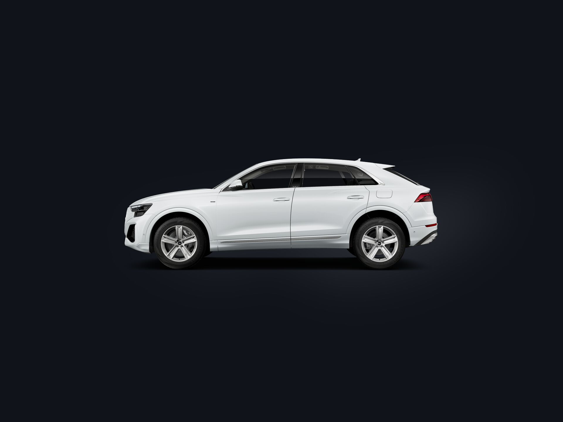 Q8 SUV e-hybrid side