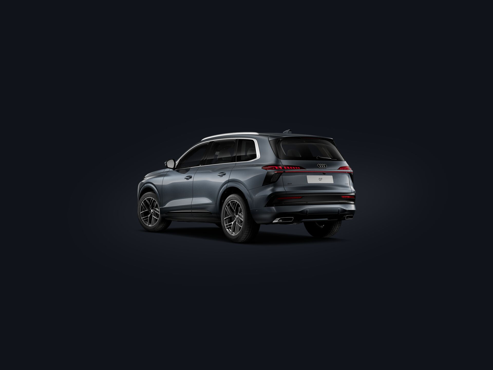 Q7 SUV 3/4 rear