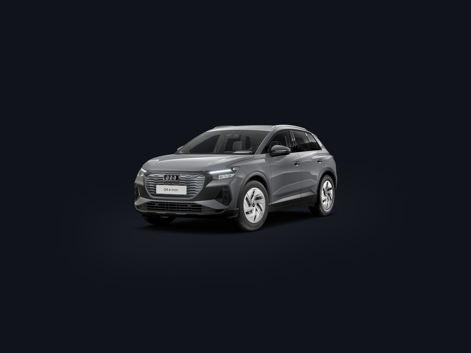 Q4 e-tron cust34front