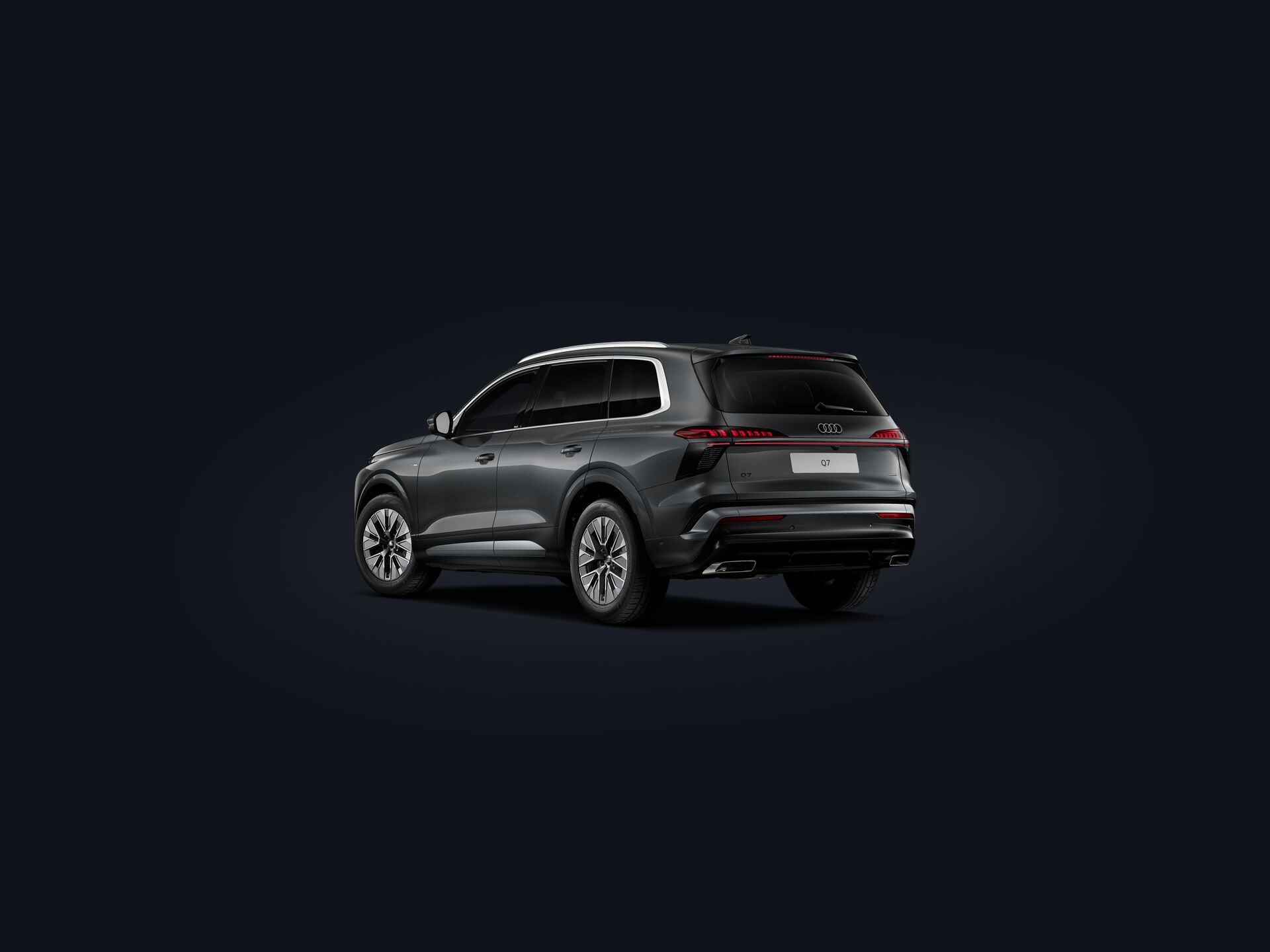 Q7 SUV 3/4 rear
