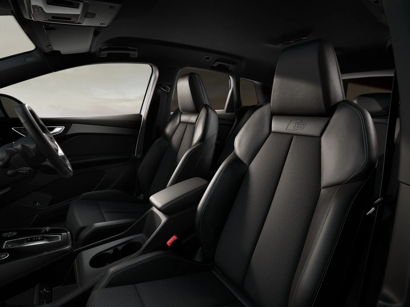 Image about Audi Q4 e-tron S line 45 e-tron 210,00 kW