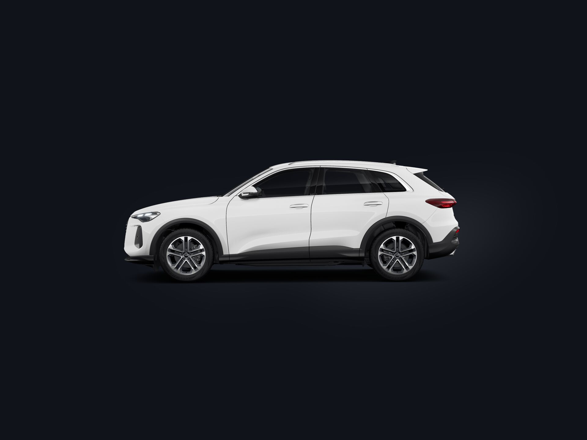 Q5 SUV custside