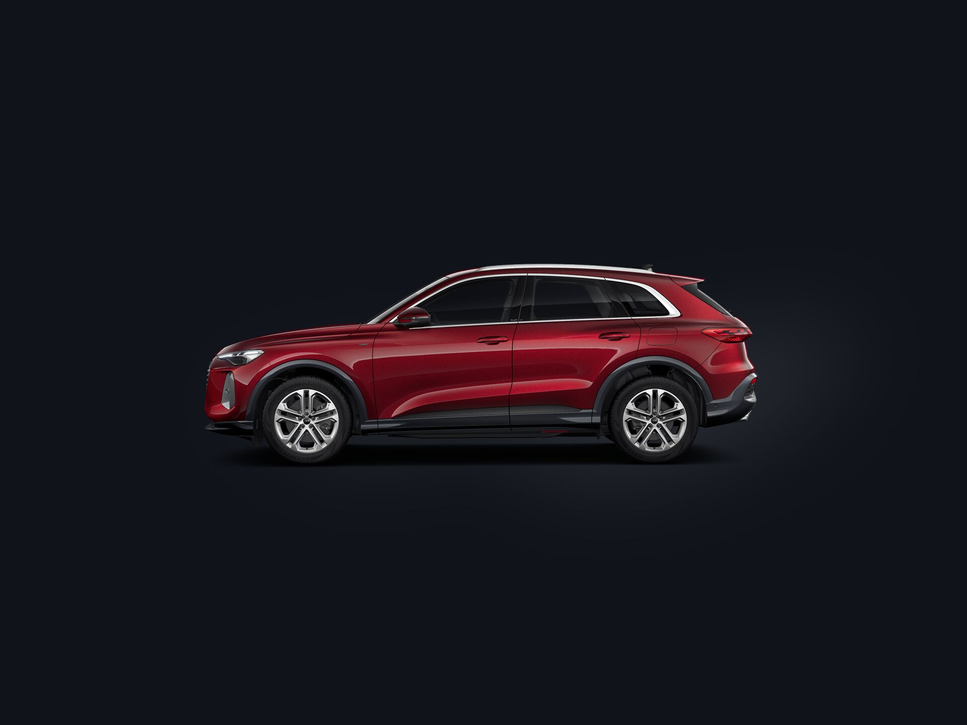 Q5 SUV e-hybrid side