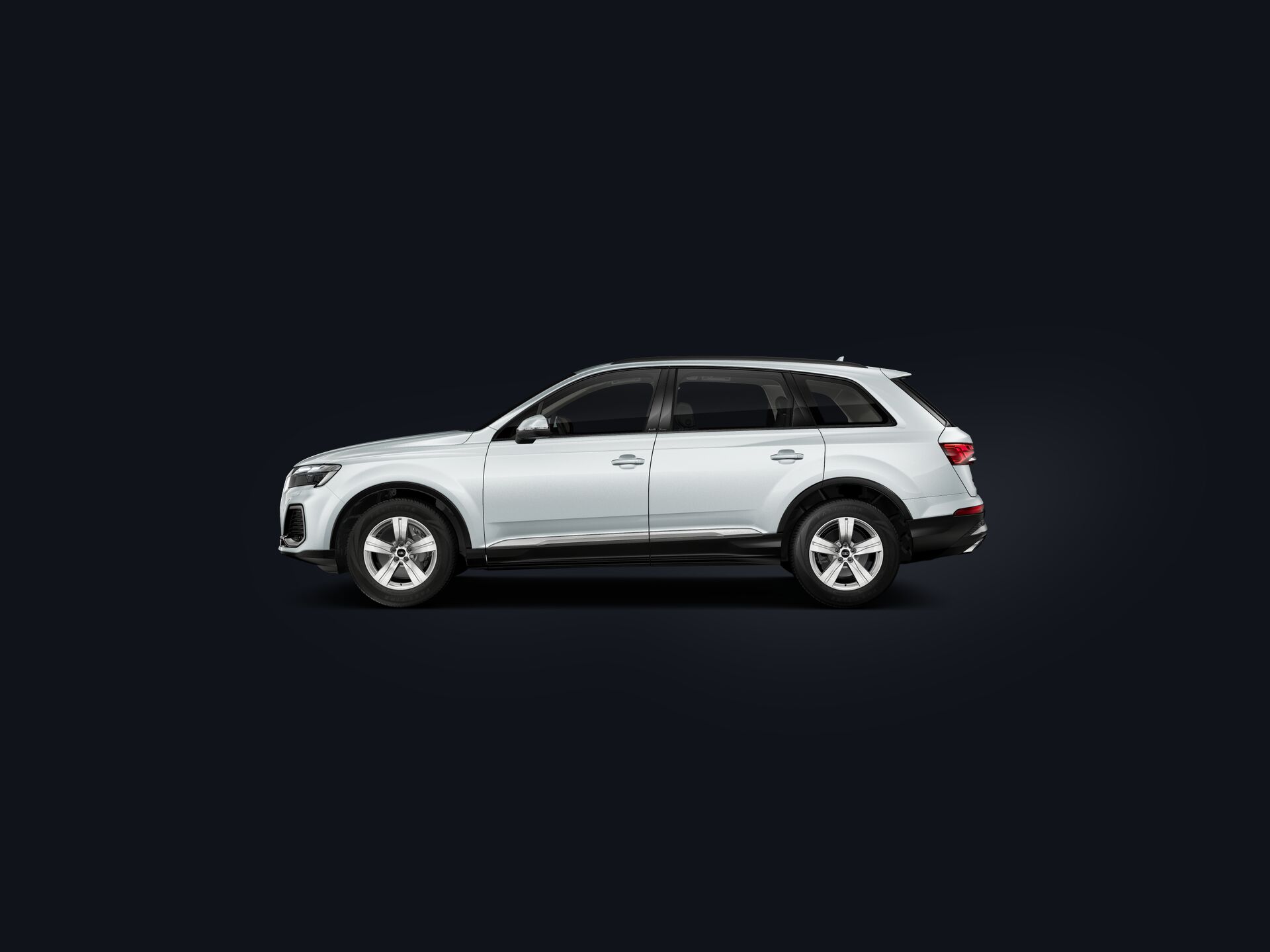 Q7 SUV custside